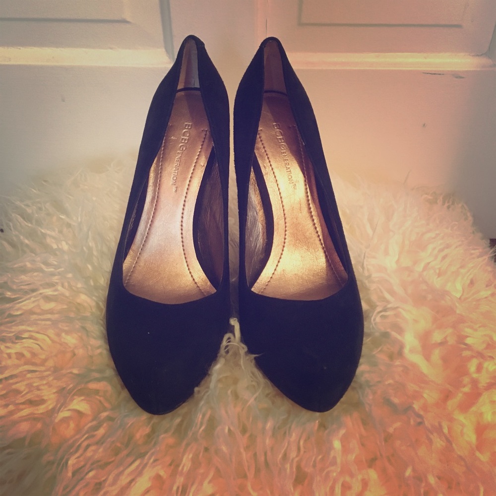 BCBG black suede pumps size 6
